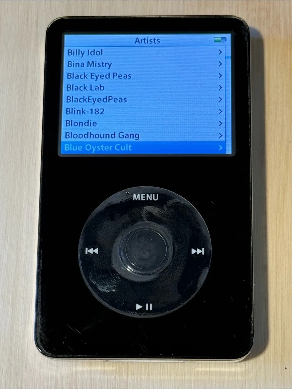 iPod Model:A1136 5thGen 60GB Blk“BROKEN”Hard Drive/Battery Issues Read Info Blw!